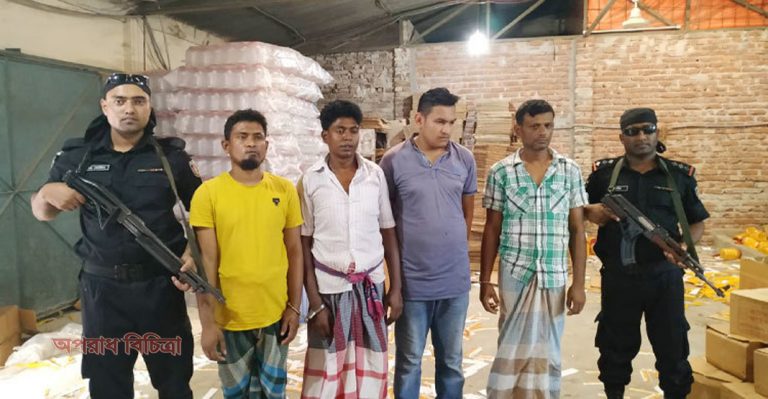 ২০ লাখ টাকার ভেজাল জুস ধ্বংস