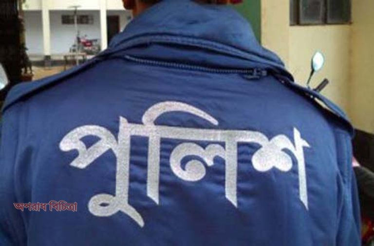 পুলিশ ইয়াবার একটি পুটলা দিয়ে খোকনকে ফাঁসানোর চেষ্টা করে