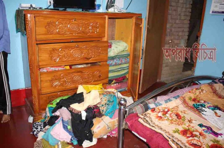 রূপসায় দূর্ধর্ষ ডাকাতি, আটক ১
