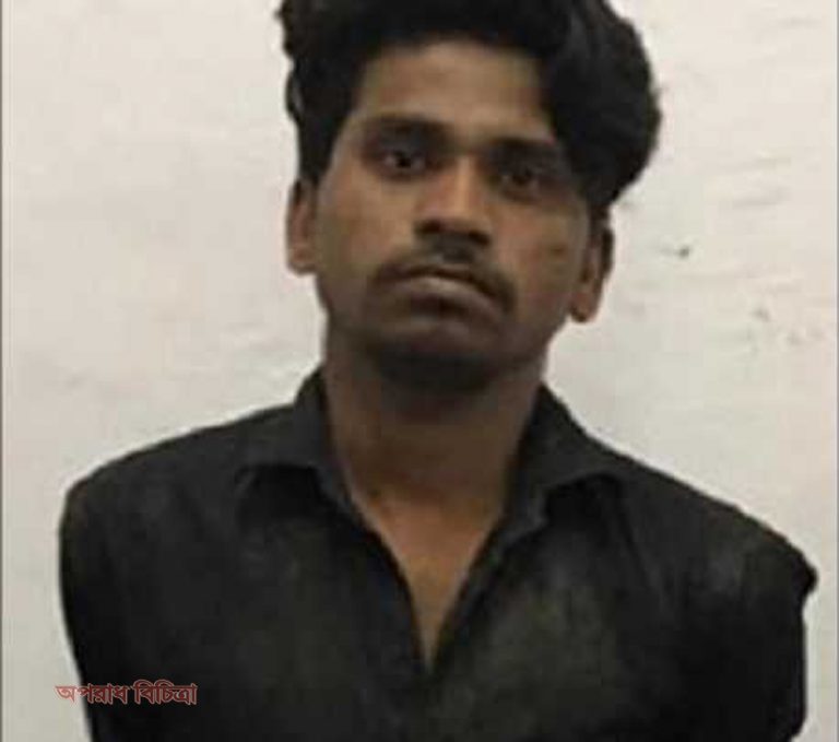 তাকে পাওয়ার আকাঙ্ক্ষা রক্তে আগুন ধরিয়ে দেয়