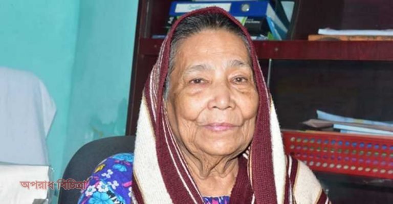 চার সন্তানের জননী হওয়া; সেও ওই লন্ডনে