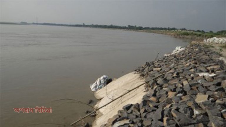 কিশোরী কন্যাকে খুন করে গঙ্গার পানিতে ভাসিয়ে দেন বাবা-মা
