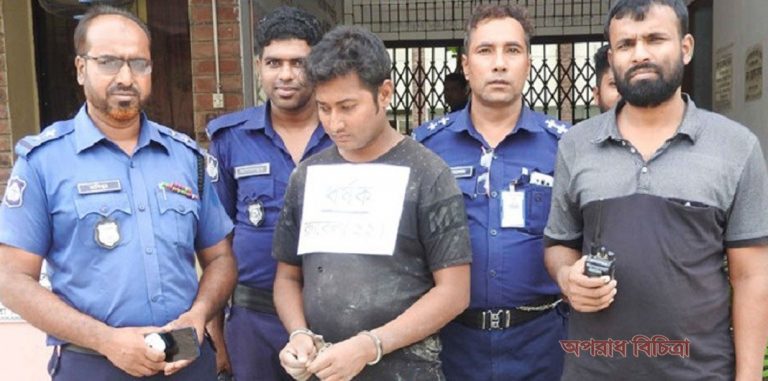 আসামিকে ধরতে গিয়ে দুই এসআই মারধরের শিকার