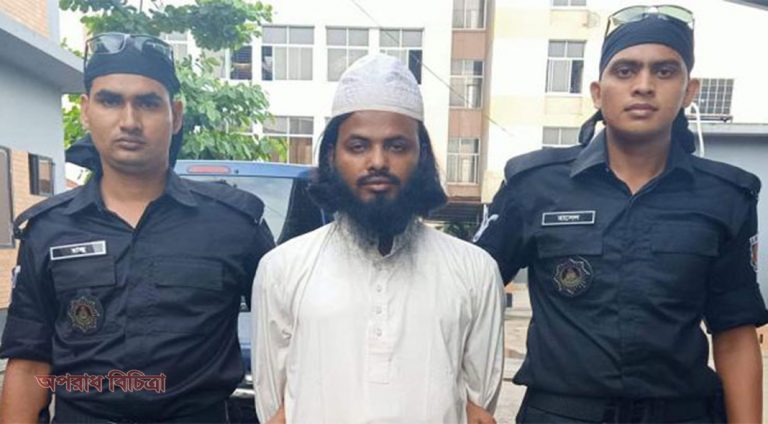 শিক্ষার্থীকে ধর্ষণের অভিযোগে শিক্ষককে গ্রেফতার