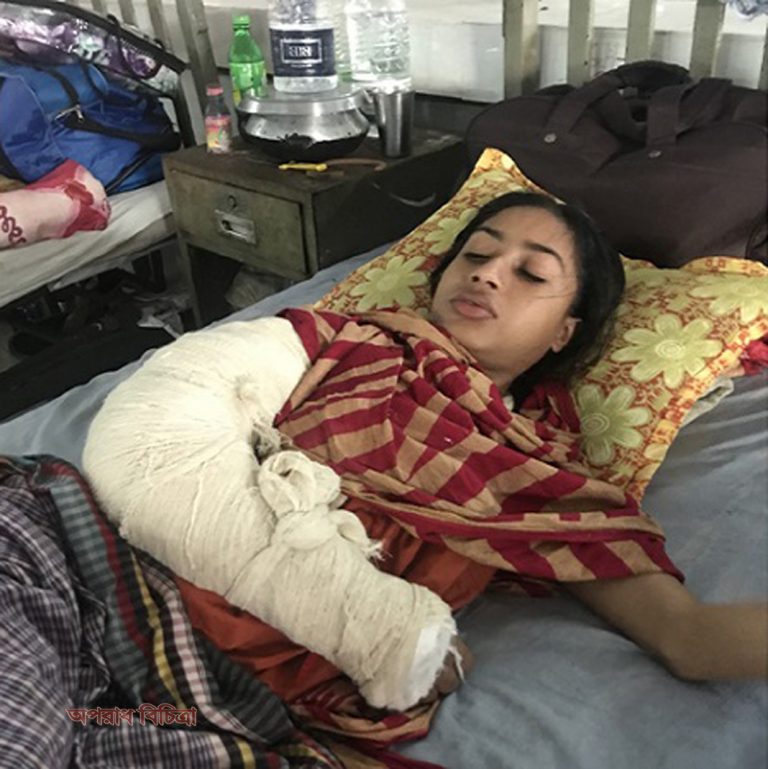 স্বামী এবং শাশুড়ির নির্যাতনের শিকার এক গৃহবধূ
