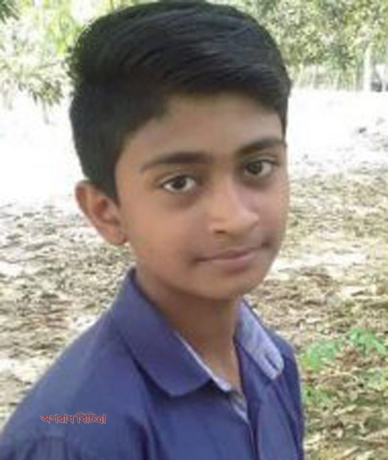 বাসায় ঢুকে স্কুলছাত্রকে গলা কেটে হত্যা