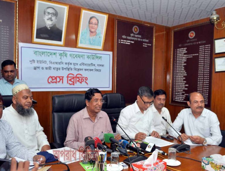 তরল পাস্তুরিত ও অপাস্তুরিত দুধের ব্যাপরে আতংকিত হওয়ার কিছু নেই:কৃষি মন্ত্রী