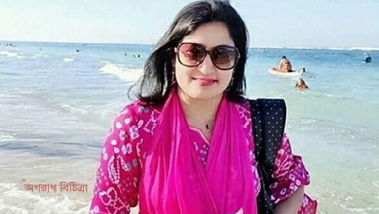 কাজ করার অবস্থায় এক নারী কর্মকর্তার মৃত্যু