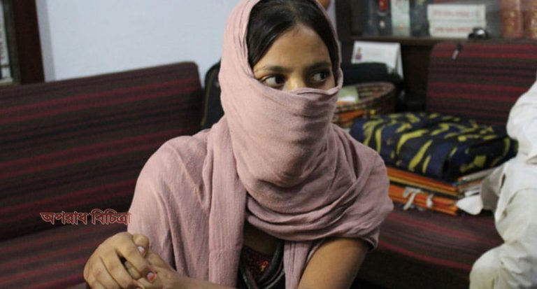 মা পতিতাবৃত্তিতে বাধ্য করেছেন মেয়েকে