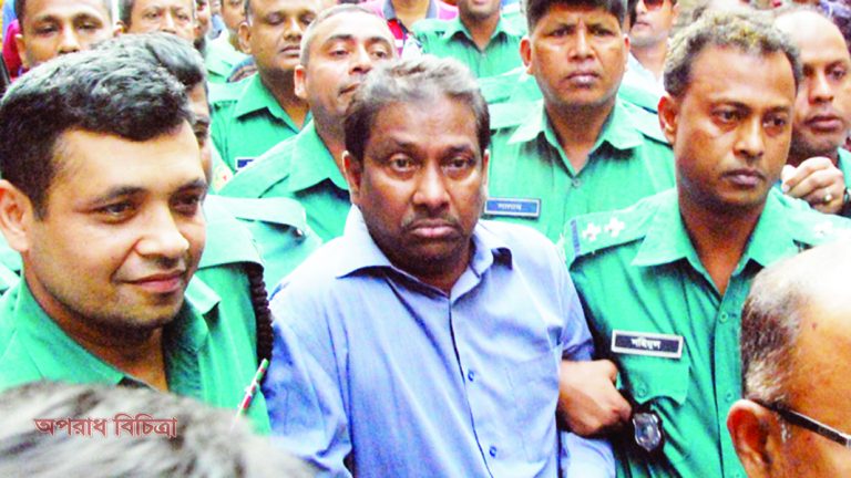 প্রয়োজনে তিনি অবৈধ অস্ত্রেরও ব্যবহার করতেন
