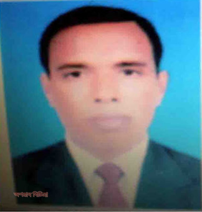 স্কুল শিক্ষক ও প্রবাসীর স্ত্রী অন্তরঙ্গ মূহুর্তে আটক