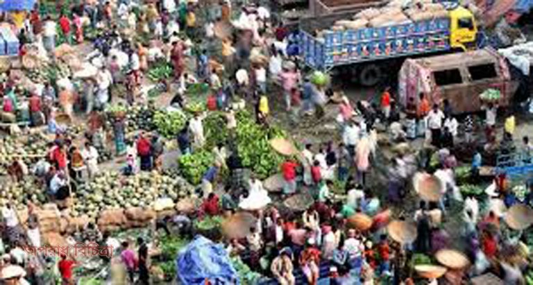 রাজধানীর কারওয়ান বাজারে অপ্রতিরোধ্য লোকমান বাহিনী