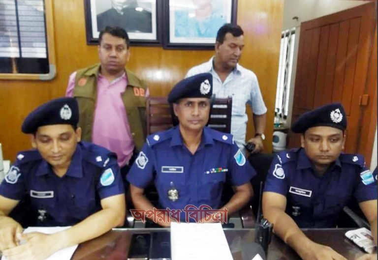 সাভারে পৌর নেতা আব্দুল মজিদ হত্যাকান্ডে জড়িত যুবককে অস্ত্র-গুলসহ গ্রেপ্তার