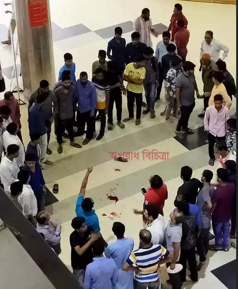 সাভারে এক যুবকের আত্মহত্যা শপিং মল থেকে লাফ দিয়ে