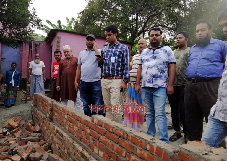 সাভারে প্রভাবশালীদের দখল থেকে সরকারী জমি উদ্ধার
