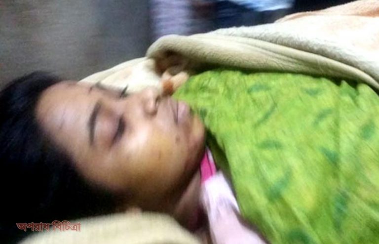 স্বামীর দাফন শেষে ফেরার পথে দুর্ঘটনায় স্ত্রীর মৃত্যু