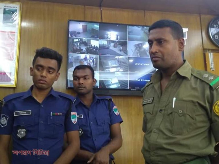 ঘুষের টাকাসহ আনসার আটক
