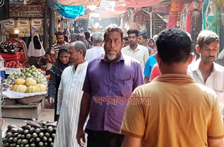নানা সমস্যায় জর্জরিত শ্রীনগর বাজার