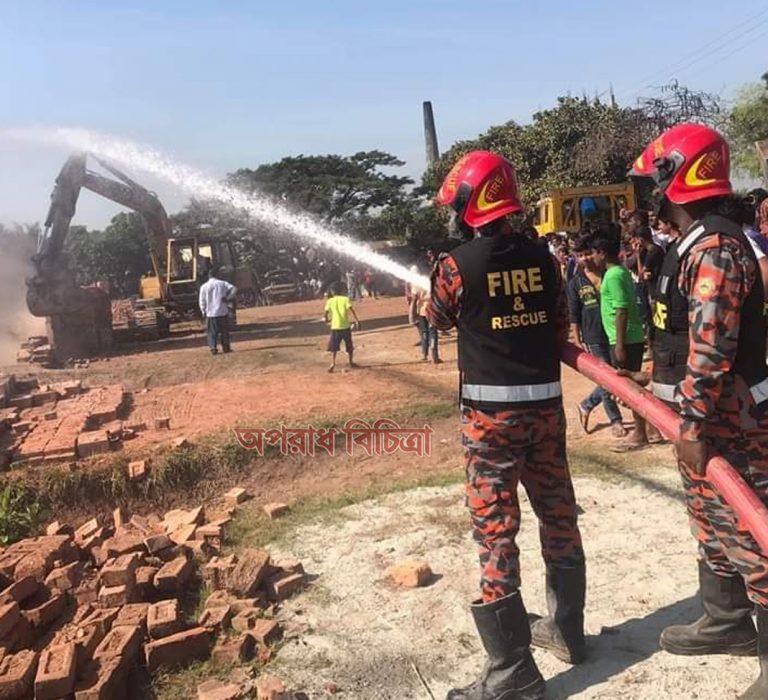 সাভারে ৫ ইটভাটা গুড়িয়ে দিল পরিবেশ অধিদপ্তর, জরিমানা ২৩ লাখ