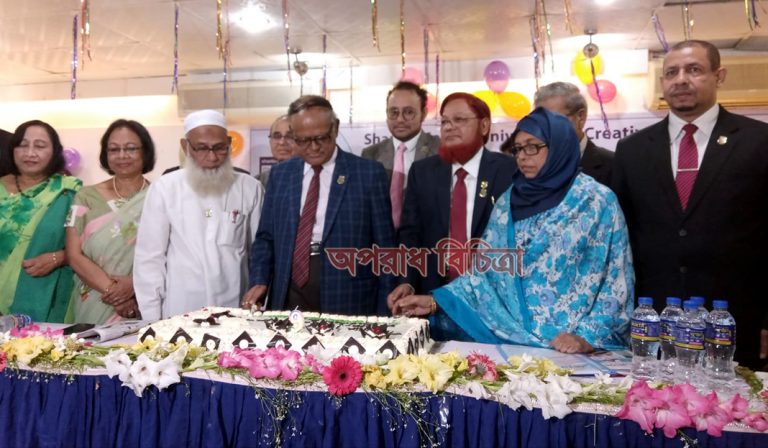 জাঁকজমকপূর্ণ আয়োজনে নবম প্রতিষ্ঠাবার্ষিকী পালন করলো এসএমইউসিটির আইন বিভাগ