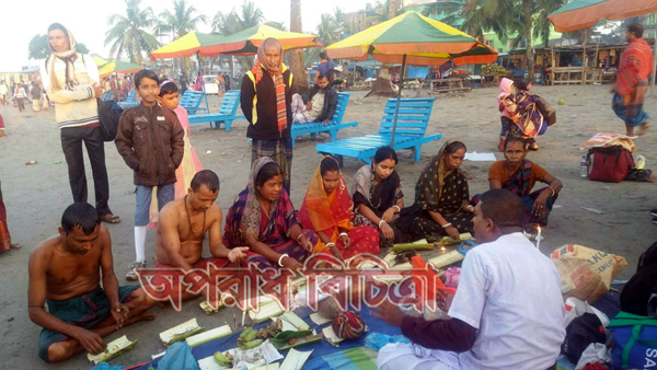 গঙ্গাস্ননের মধ্যদিয়ে শেষ হলো কুয়াকাটায় রাস উৎসব