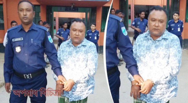 দুদক কর্মকর্তাদের হাতে আটক সাব-রেজিস্ট্রার আব্দুর রহমান ভূঁইয়া