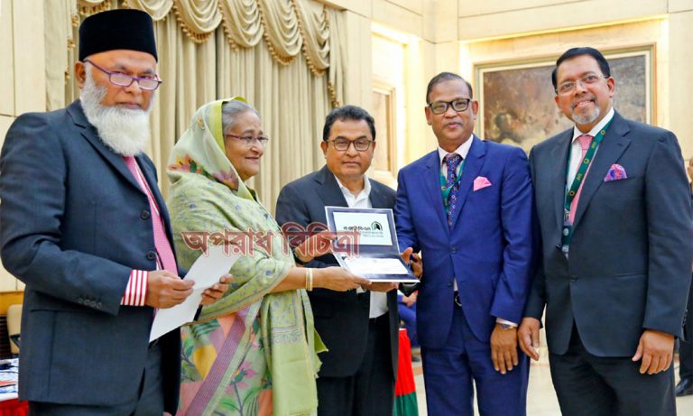 জাতির জনক বঙ্গবন্ধু শেখ মুজিবুর রহমান মেমোরিয়াল ট্রাস্ট-এ  ১০ কোটি টাকা প্রদান করলো আল-আরাফাহ্ ইসলামী ব্যাংক লিমিটেড
