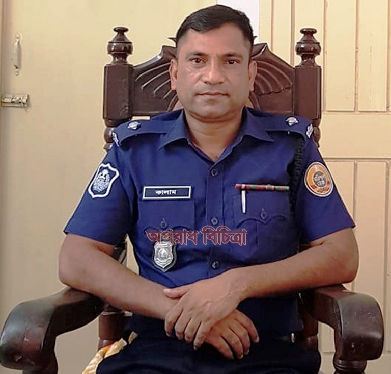 বাকেরগঞ্জ থানার ওসি’র ষড়যন্ত্রের শিকার গণমাধ্যম কর্মীরা