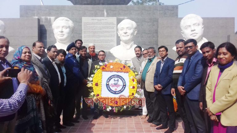 কাজিপুরে শহিদ এম মনসুর আলীর জন্মদিবস উপলক্ষে আলোচনা ও দোয়া অনুষ্ঠিত