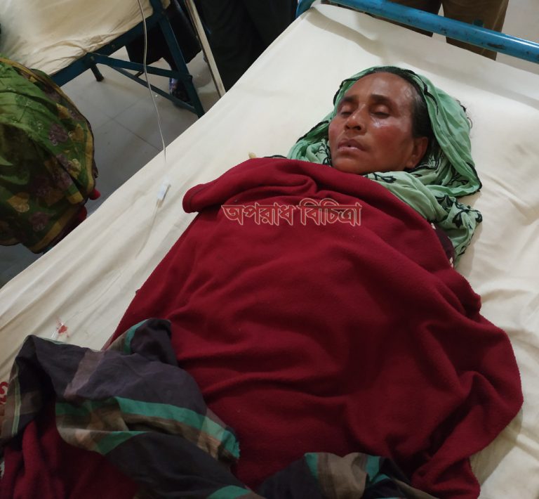রৌমারীতে মুক্তিযোদ্ধার স্ত্রীর অর্থ অভাবে চিকিৎসা হচ্ছে না