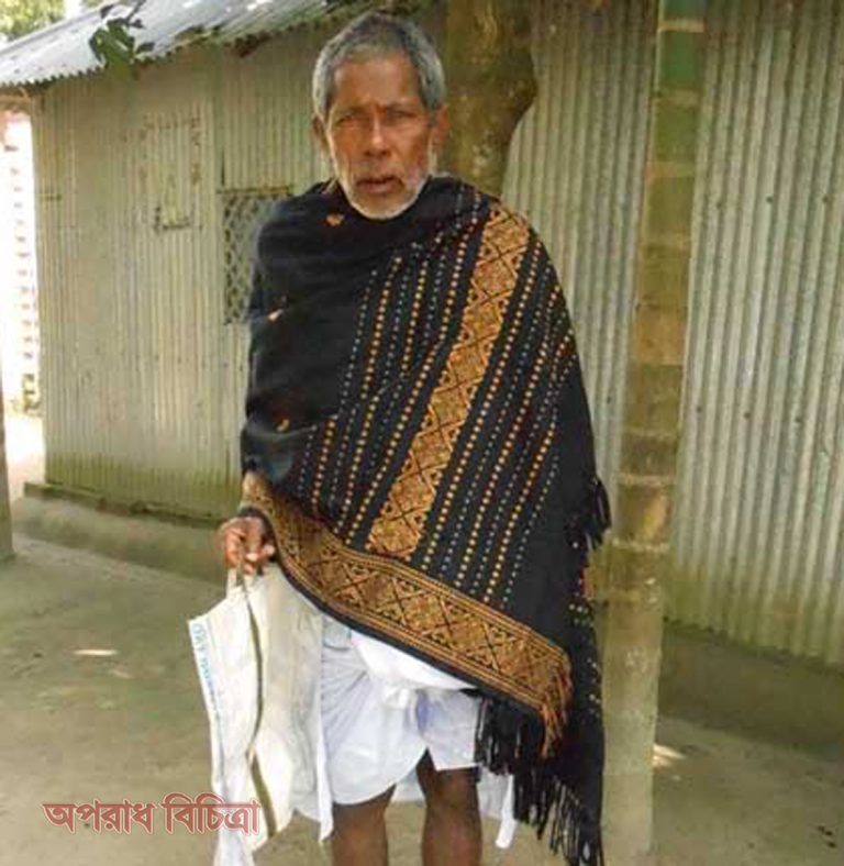 ভিক্ষার ঝুলি হাতে নিলেন হতদরিদ্র অসুস্থ মুক্তিযোদ্ধা