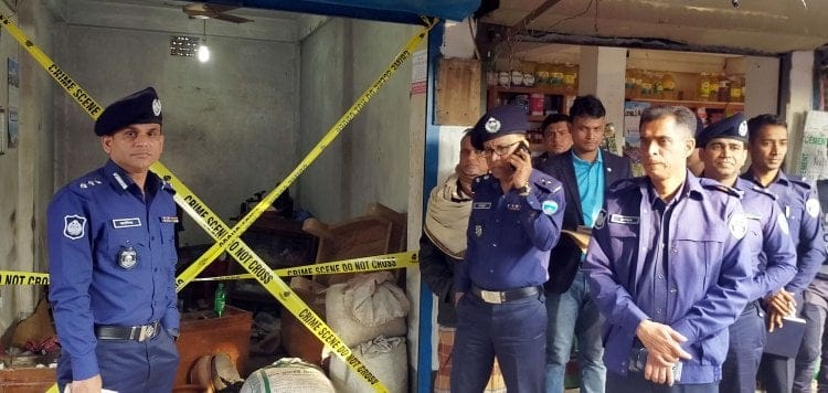 মতলব উত্তরে ১১ ব্যবসা প্রতিষ্ঠানে ডাকাতি, ৪৬ ভরি স্বর্ণ ও ৭ লাখ টাকা লুট