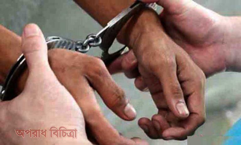 ডিভাইস ক্যামেরা দিয়ে নগ্ন ভিভিও ধারণ করে ব্লাকমেইলের চেষ্টা