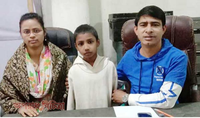 পুলিশের প্রশংসায় আত্মহারা হয়ে ওঠেন পিতা-মাতা