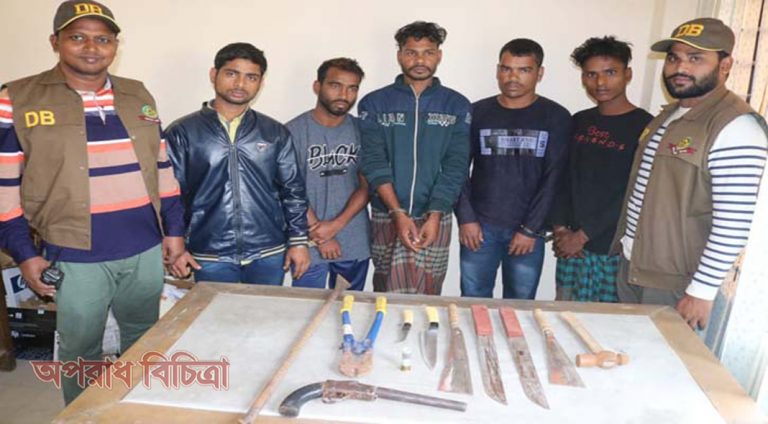 ফেরিওয়ালা থেকে সাবধান
