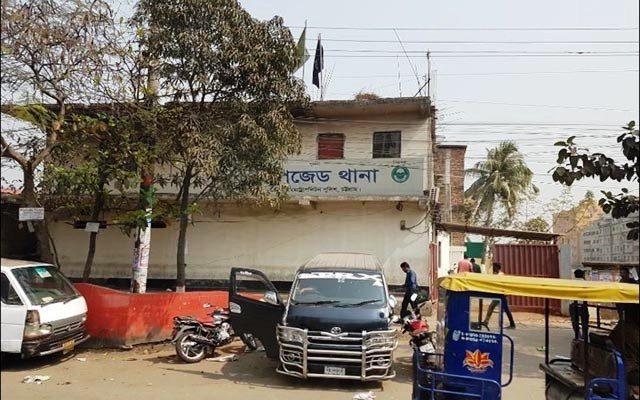 ক্যাশিয়ার সুলতানের মাসে কোটি টাকার বাণিজ্য