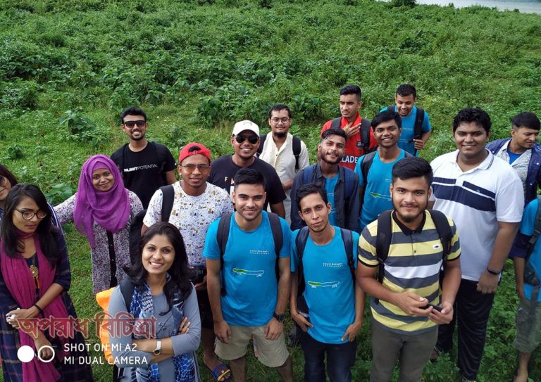 ভ্রমন গল্প: সাদা পাথরের দেশে ছুটি দিগন্তে গ্রুপ