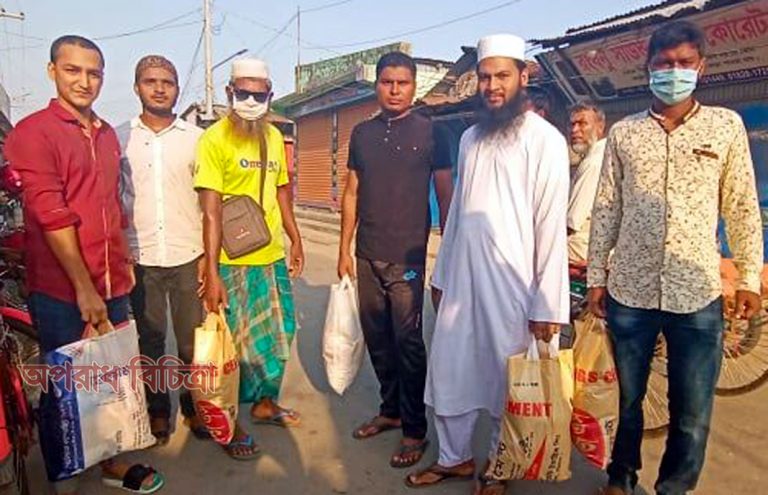 কুয়াকাটায় ট্যুর অপারেটর ও গাইডদের টোয়াব প্রেসিডেন্টের ঈদ উপহার