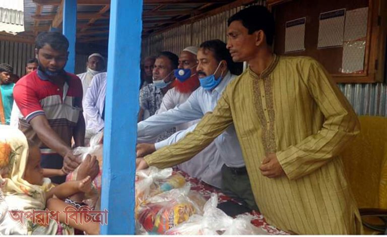 কাজিপুরে প্রতিবন্ধীদের পাশে বিশিষ্ঠ সমাজ সেবক ফরিদুল ইসলাম বাবু