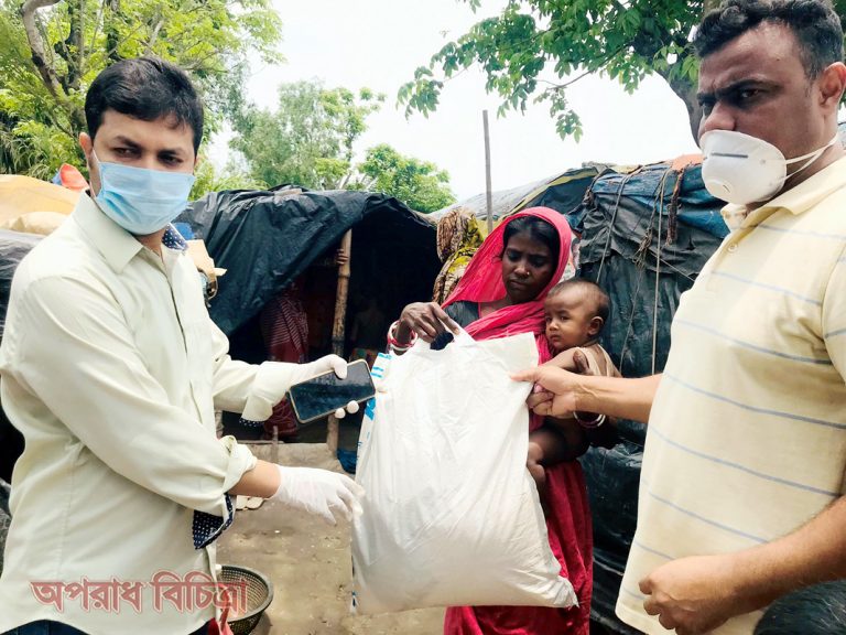 দাগনভূইয়া উপজেলা হঁট লাইনে প্রতিনিয়ত কাজ করে যাচ্ছেন, ইউএনও রবিউল হাসান ও পৌরমেয়র ওমর ফারুক খান