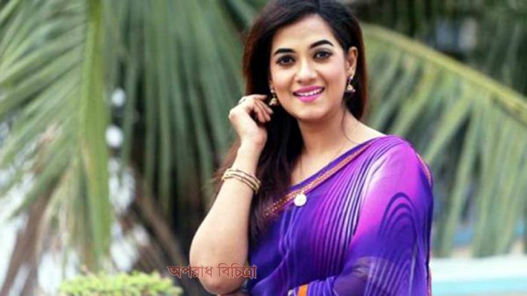ধর্মীয় আত্মোপলব্ধি থেকে মিডিয়া ছাড়লেন অ্যানি খান