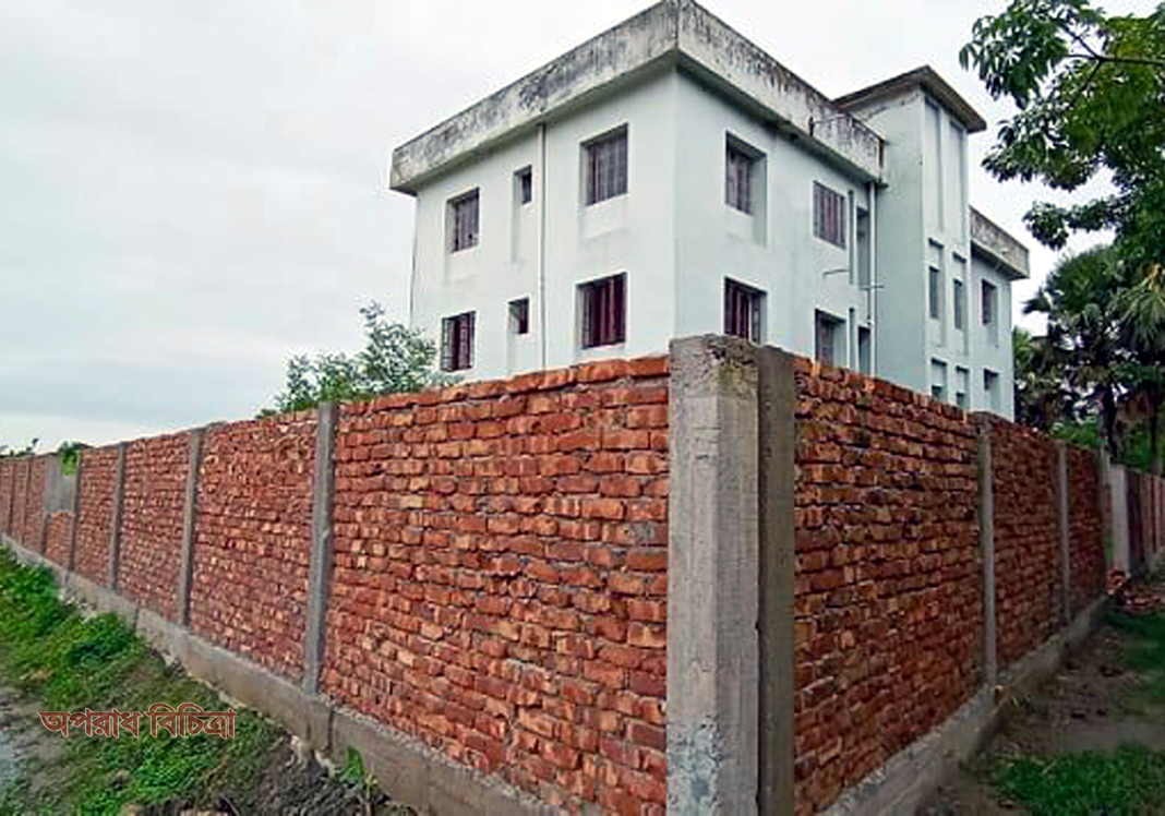 নি¤œমানের নির্মাণ সামগ্রী ব্যবহারের অভিযোগ- কুয়াকাটায় ইউনিয়ন স্বাস্থ্য কেন্দ্রে কাজের অনিয়ম