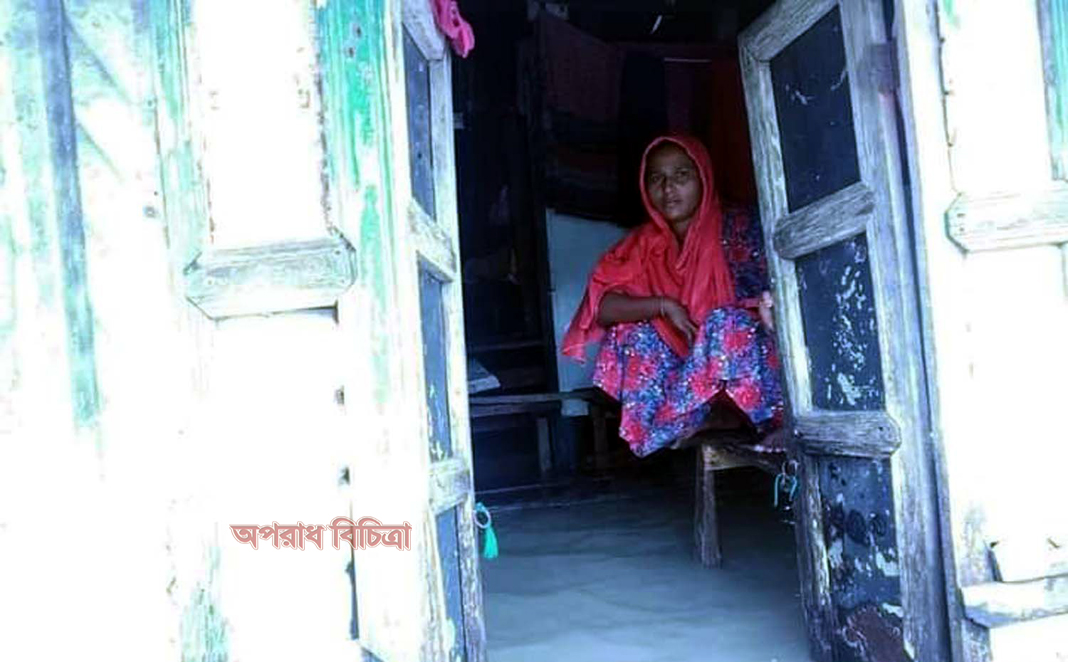 কলাপাড়ায় অস্বাভাবিক জোয়ারে ভাসছে রাবনাবাদ পাড়ের হাজারো মানুষ