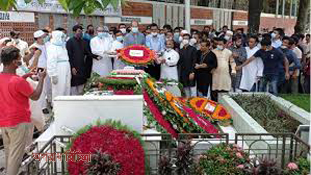 আইভি রহমানের সমাধিতে শ্রদ্ধাঞ্জলি জ্ঞাপন ডিএনসিসি মেয়রের