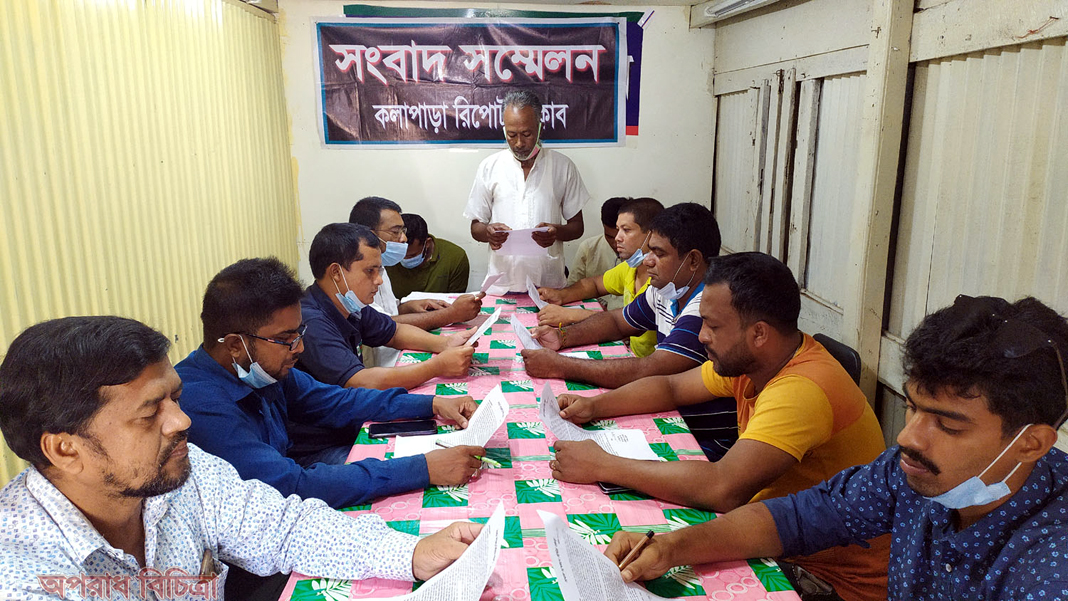 মহিপুরে ব্যাংক কর্মকর্তাদের সহযোগিতায় অস্ত্রের মুখে চেক হাতিয়ে নেয়ার অভিযোগ