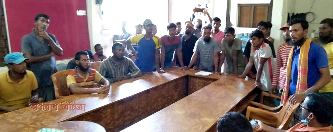 কলাপাড়ায় জমির মালিকানার দাবীতে জেলা পরিষদ সদস্যের পাল্টা সংবাদ সম্মেলন