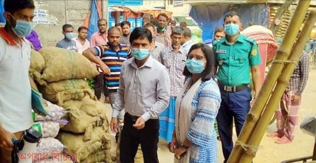 অভিযান, আলু বিক্রি বন্ধ রেখেছেন ব্যবসায়ীরা