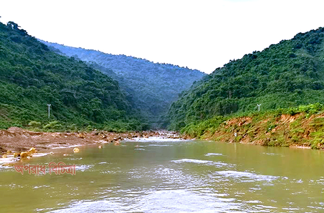 তাহিরপুর সীমান্ত সোর্সদের নিয়ন্ত্রণে: রাজস্ব হারাচ্ছে সরকার