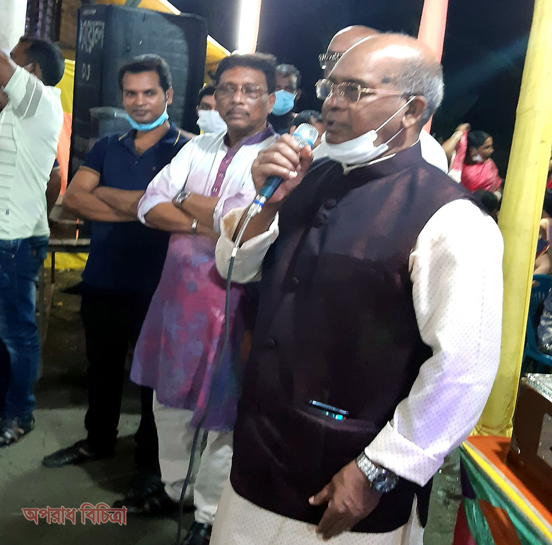 কলাপাড়ায় পূজা মন্ডপ পরিদর্শন করলেন এমপি মুহিব