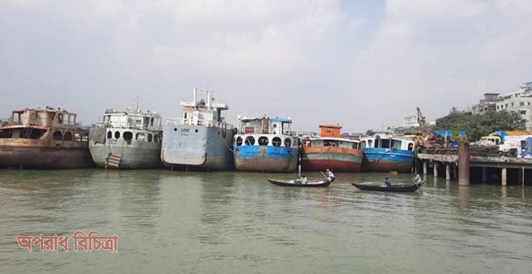 সারাদেশে চলছে অনির্দিষ্টকালের নৌযানের ধর্মঘট
